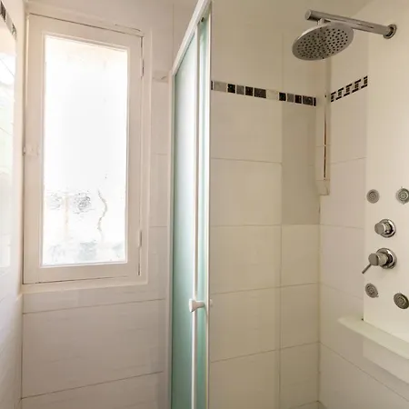 Simone فيلة كان